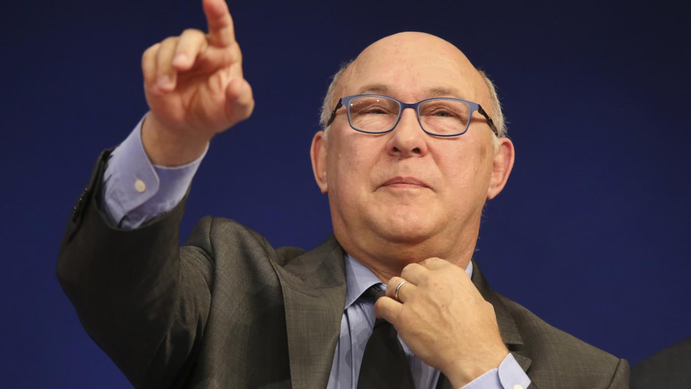 Il ministro delle finanze Michel Sapin