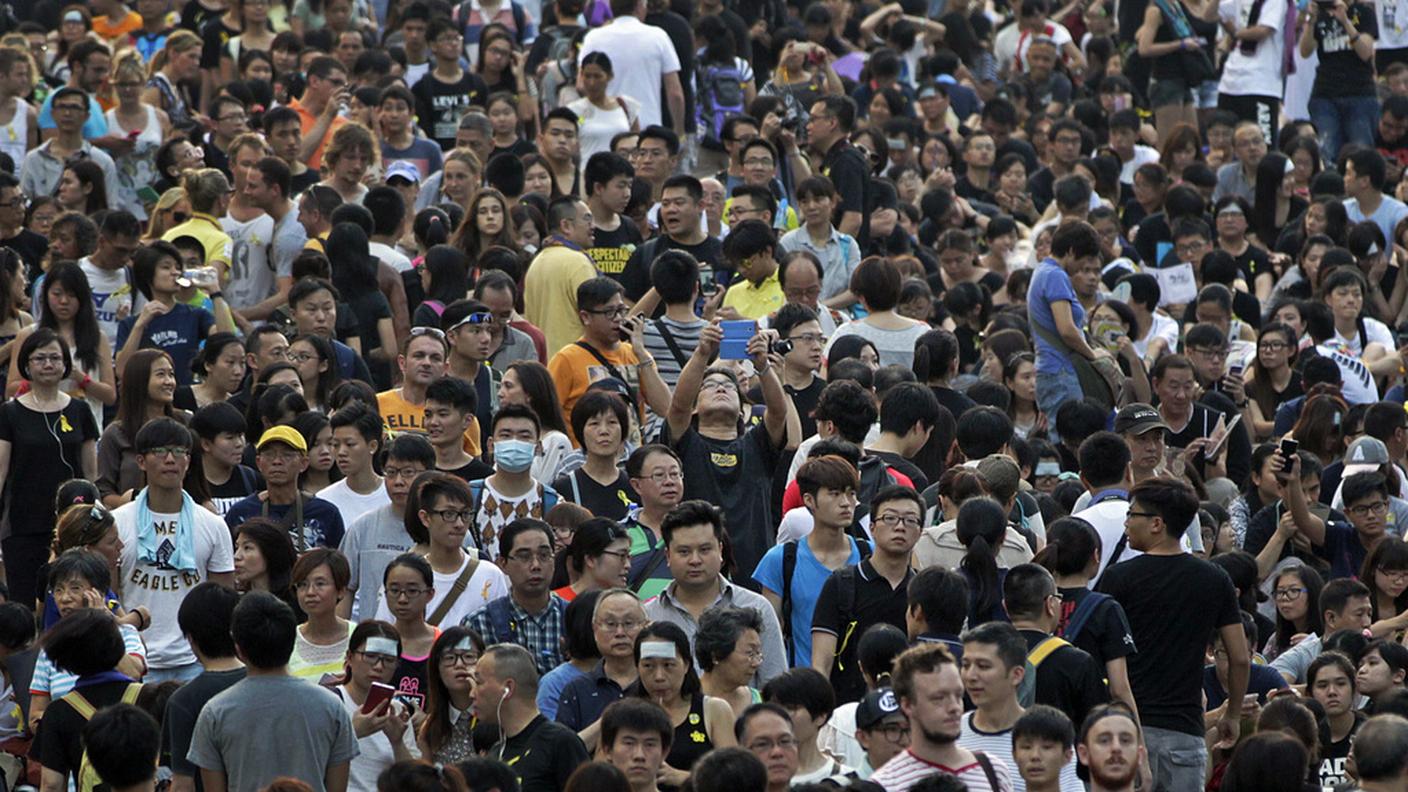 Migliaia di persone hanno continuato a occupare il centro città