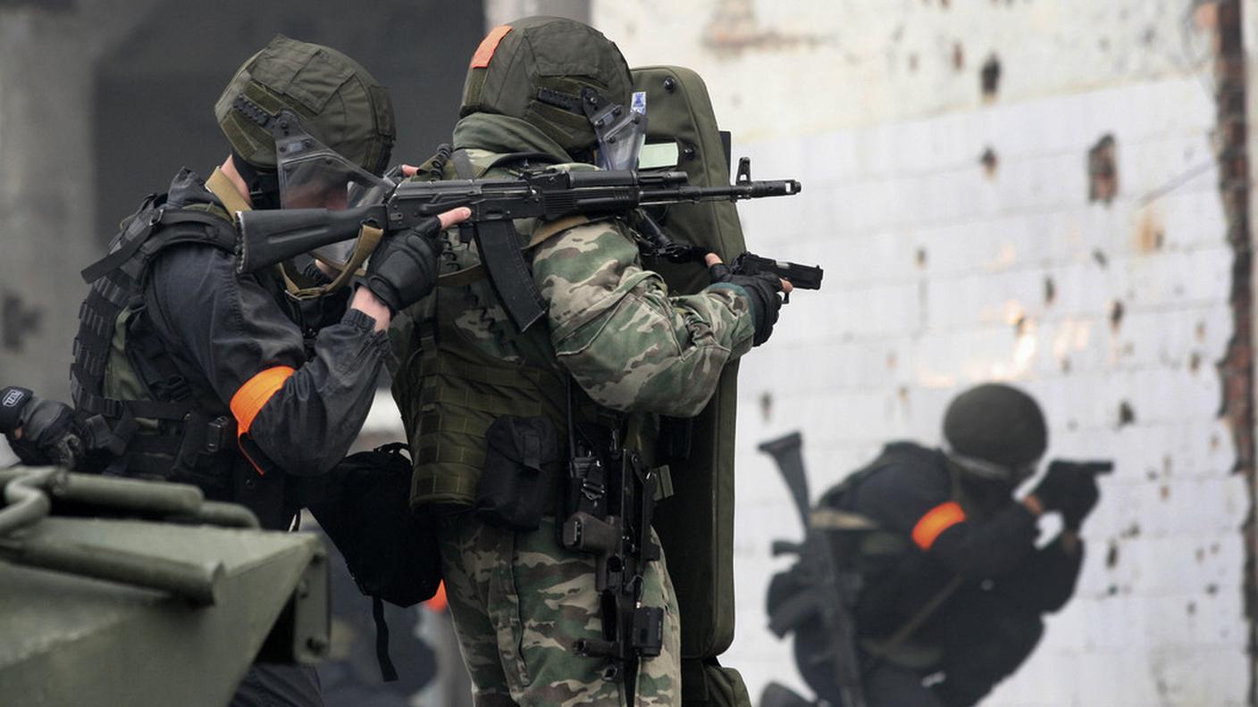 Agenti delle forze di sicurezza russe a Grozny