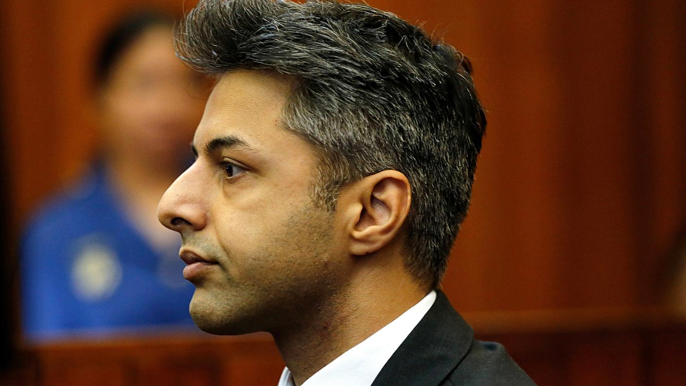 Dewani in aula a Città del Capo