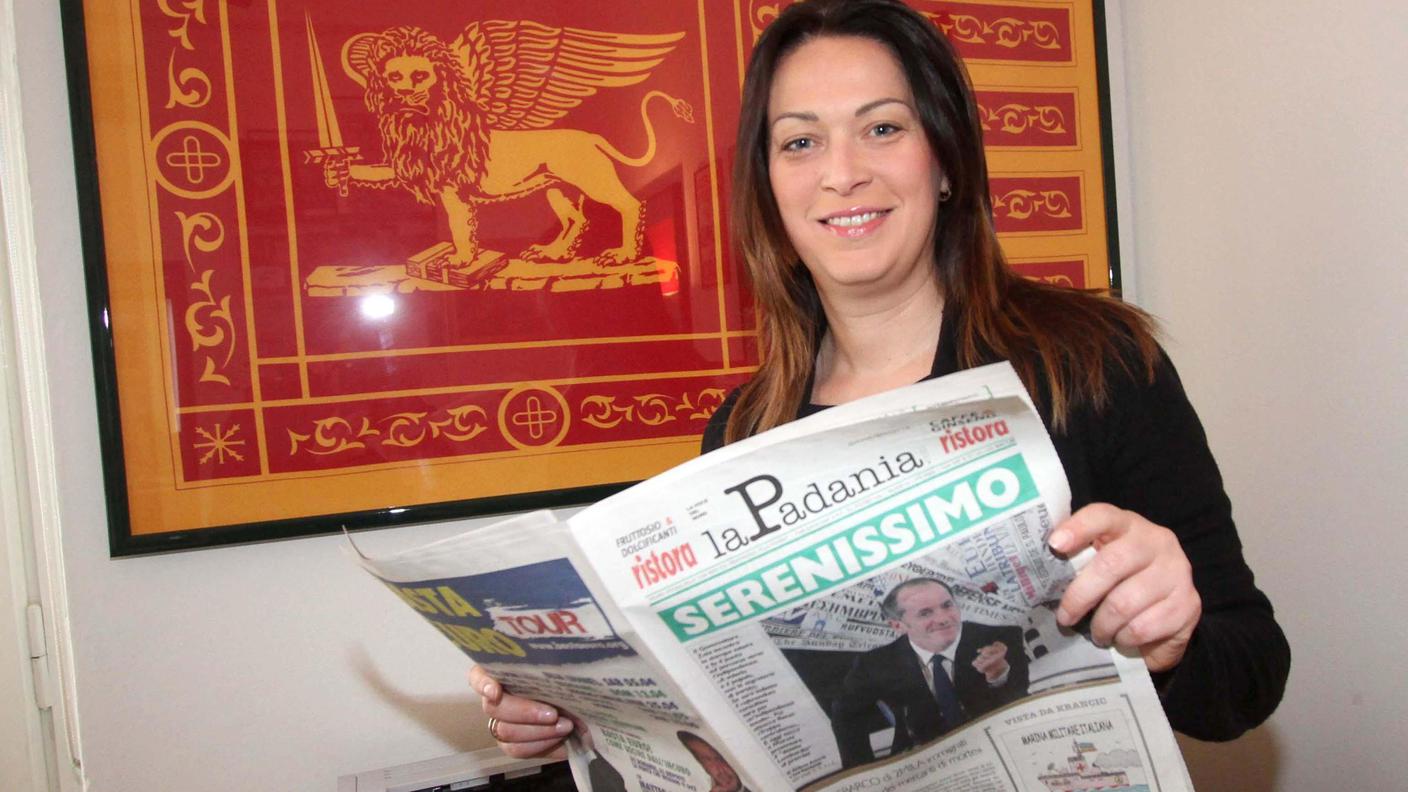 La direttrice Aurora Lussana con il giornale