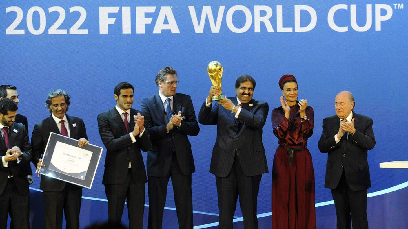 La cerimonia dell'assegnazione al Qatar dei Mondiali 2022, in presenza del presidente FIFA Joseph Blatter