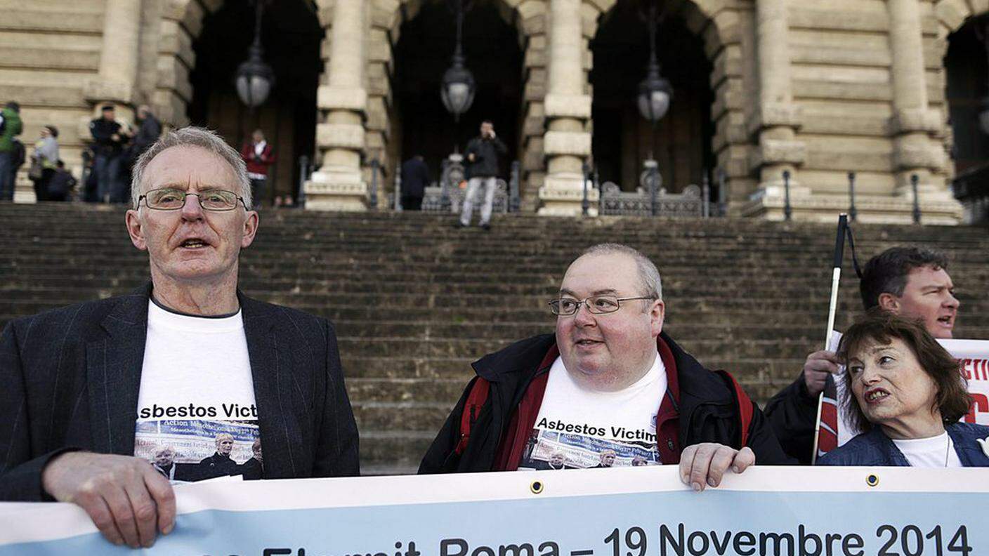 A Roma hanno protestato anche i parenti delle vittime dell'amianto inglesi