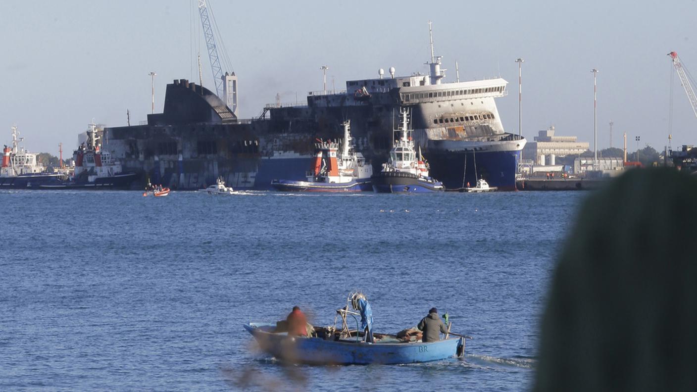 Norman Atlantic nel porto a Brindisi