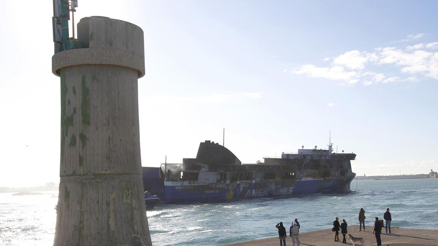 Norman Atlantic nel porto di Brindisi