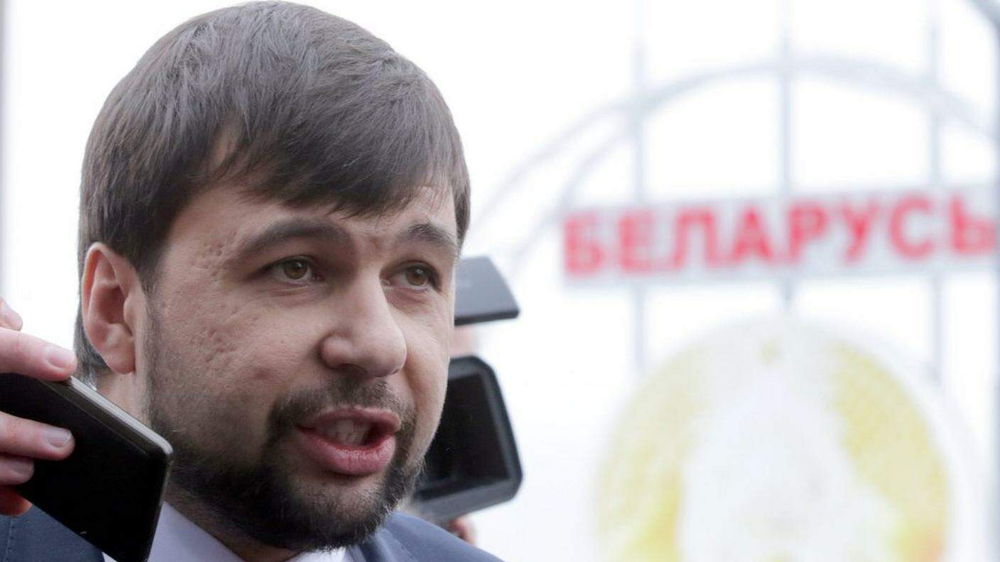 Denis Pushilin, rappresentante dei ribelli, annuncia l'annullamento dell'incontro