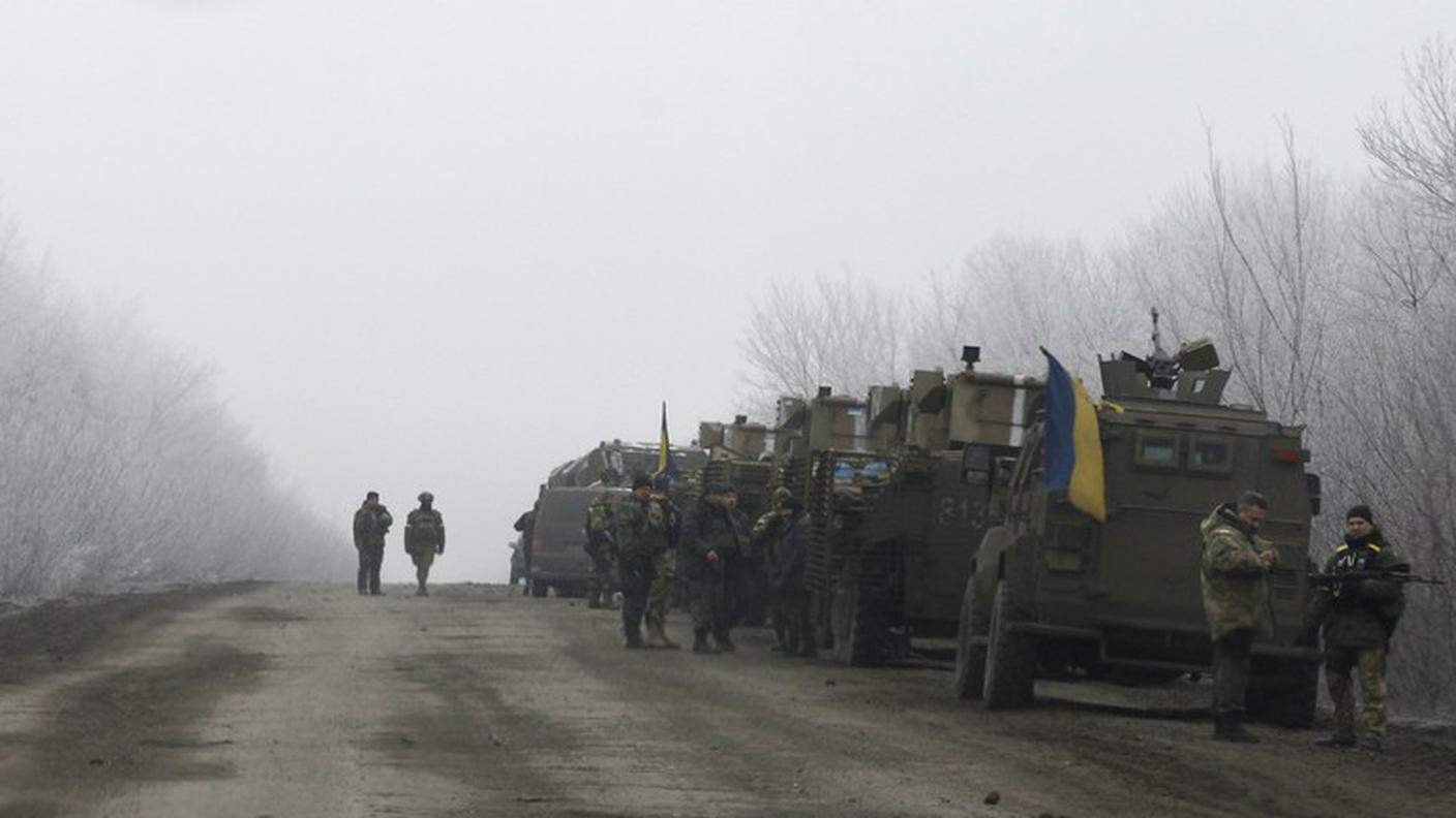 Una colonna dell'esercito ucraino nei dintorni di Debaltseve