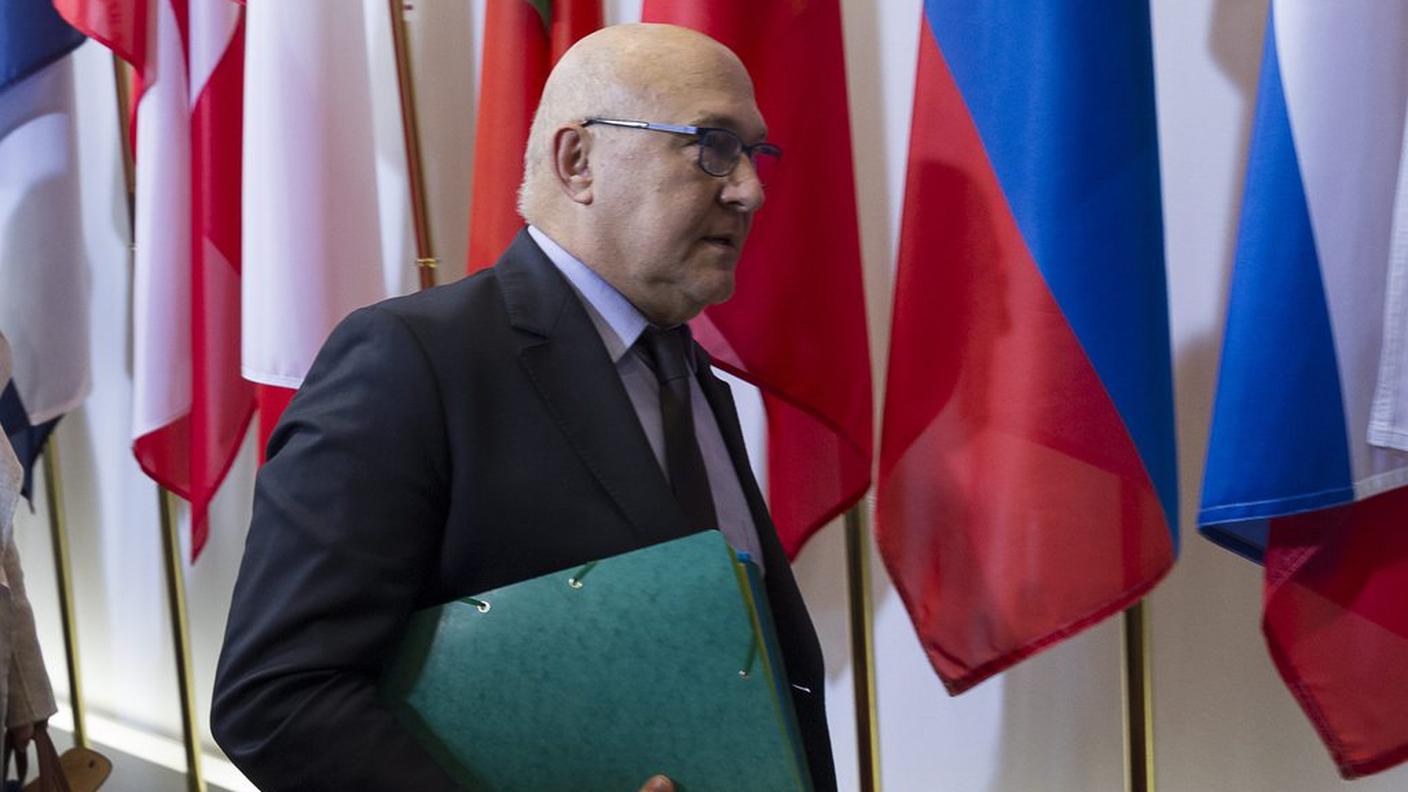 Il francese Sapin lascia la sala, anche questa volta nulla di fatto