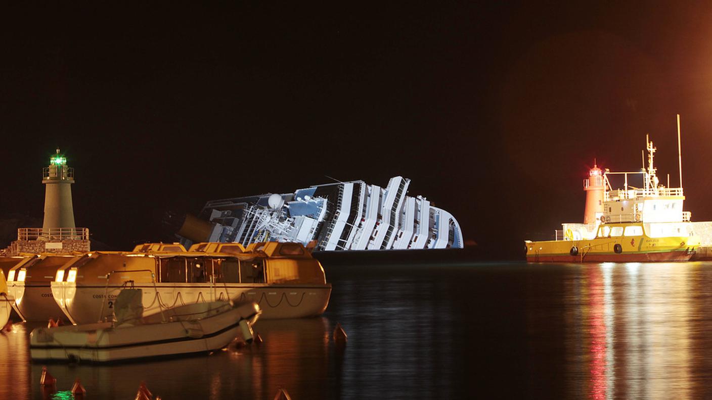 La Costa Concordia si arena al Giglio: è il 13 gennaio 2012