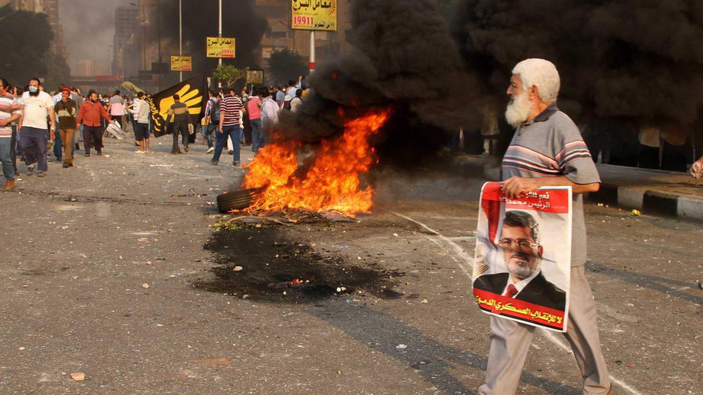 Scontri polizia e pro Morsi in Egitto ky 06.05.2013.JPG