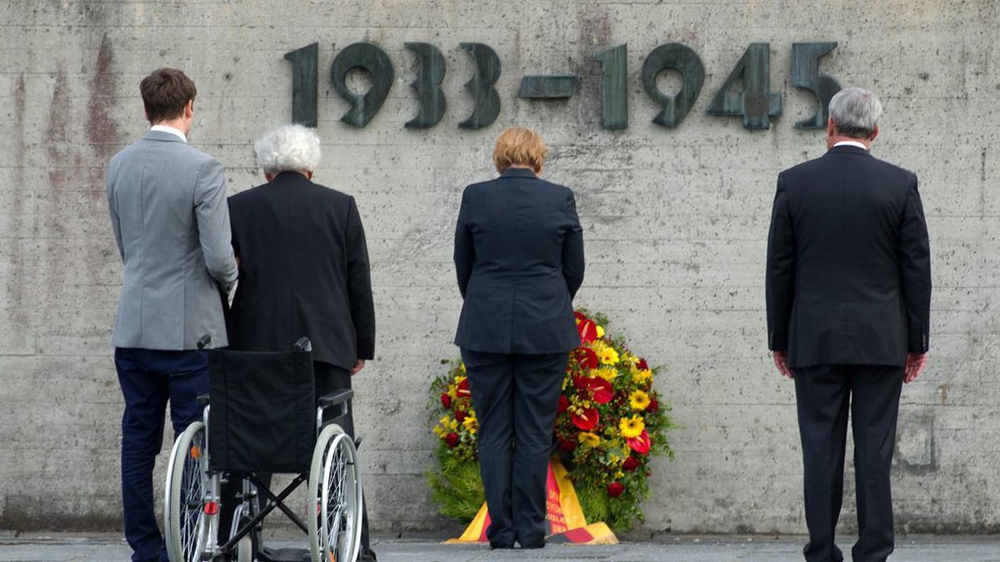 Merkel Dachau 20.08.2013 ky.JPG