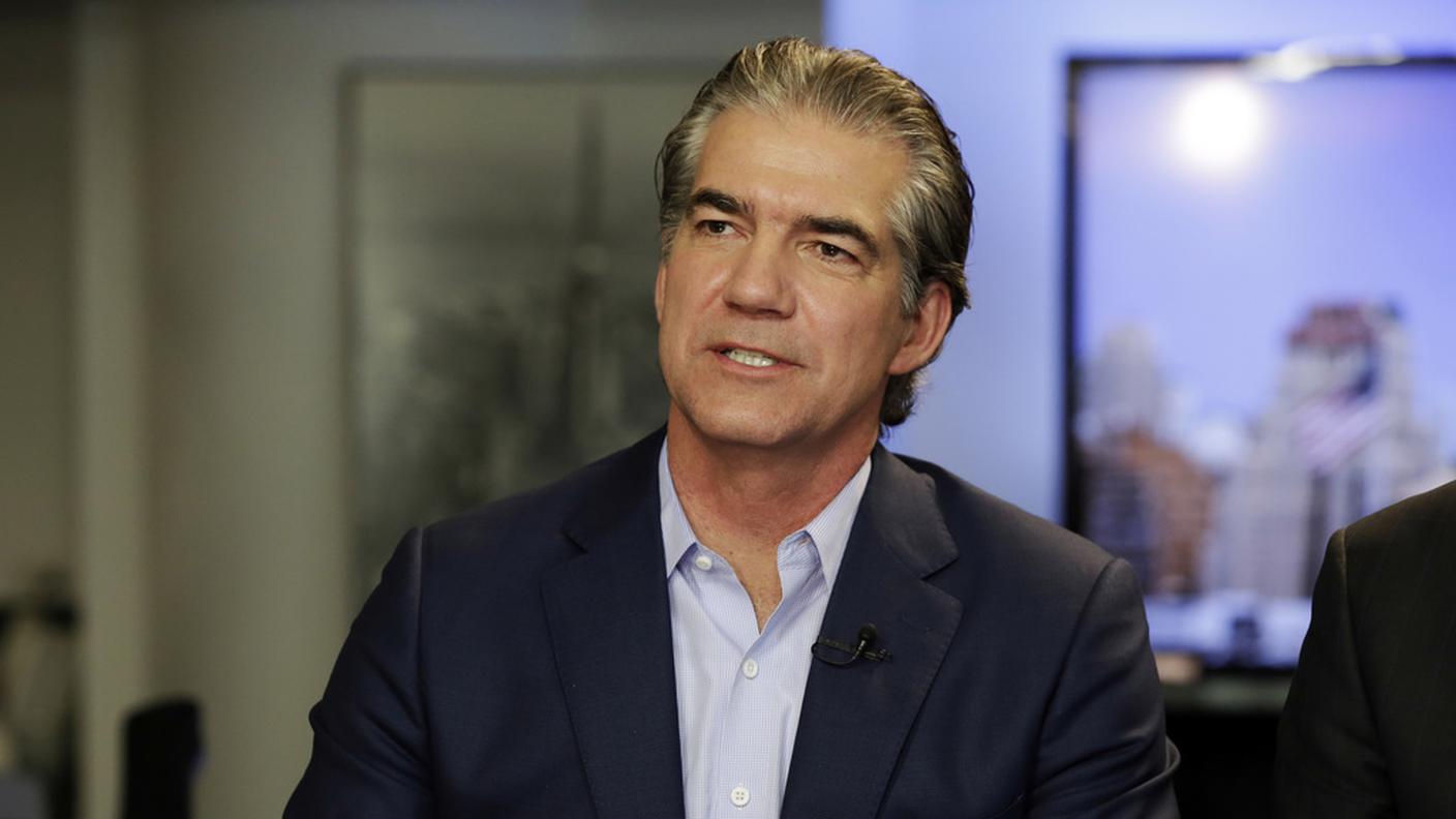 Il CEO Joel Manby che ha preso e annunciato la decisione