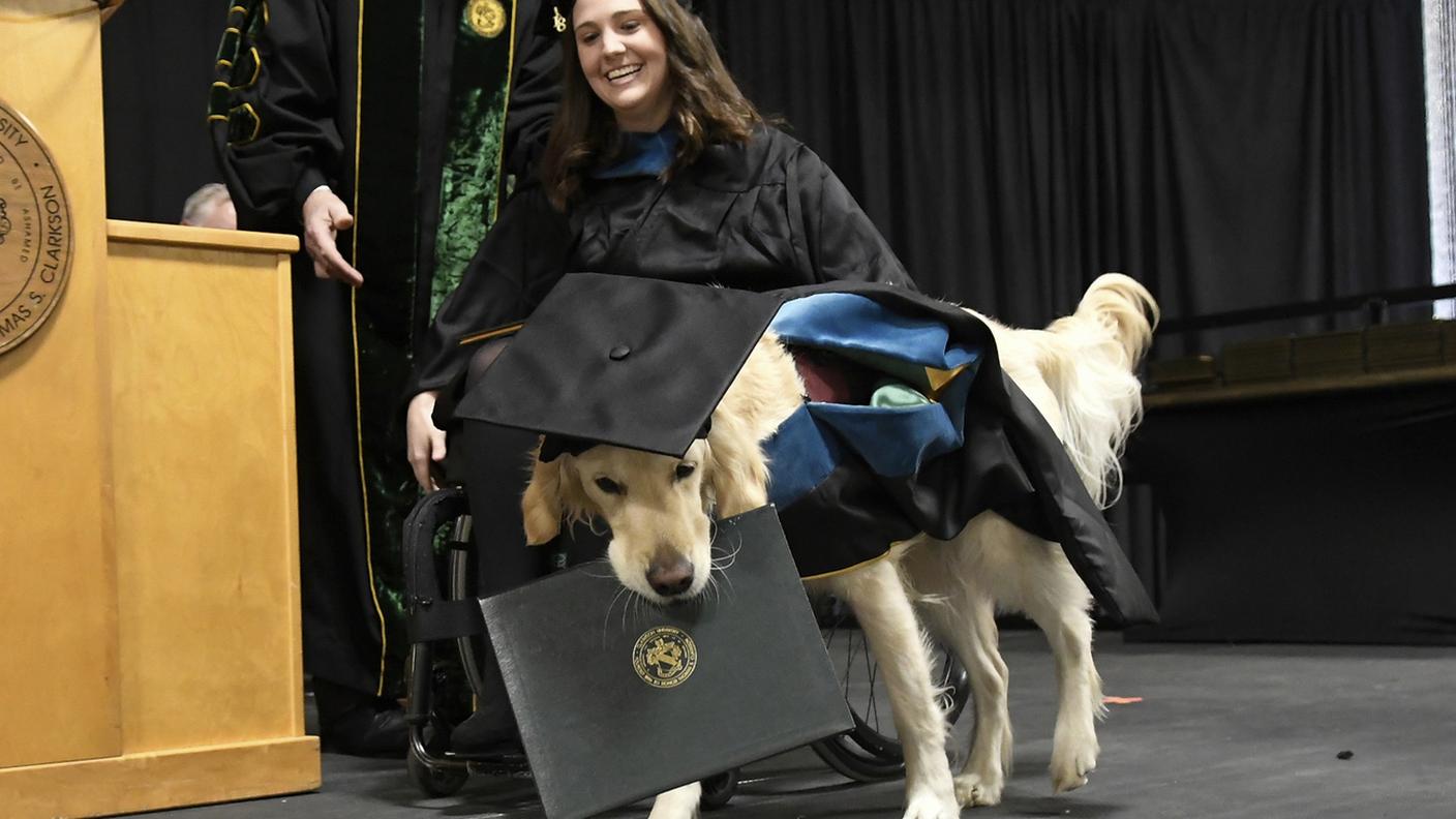 Griffin e Brittany al momento della consegna delle lauree universitarie