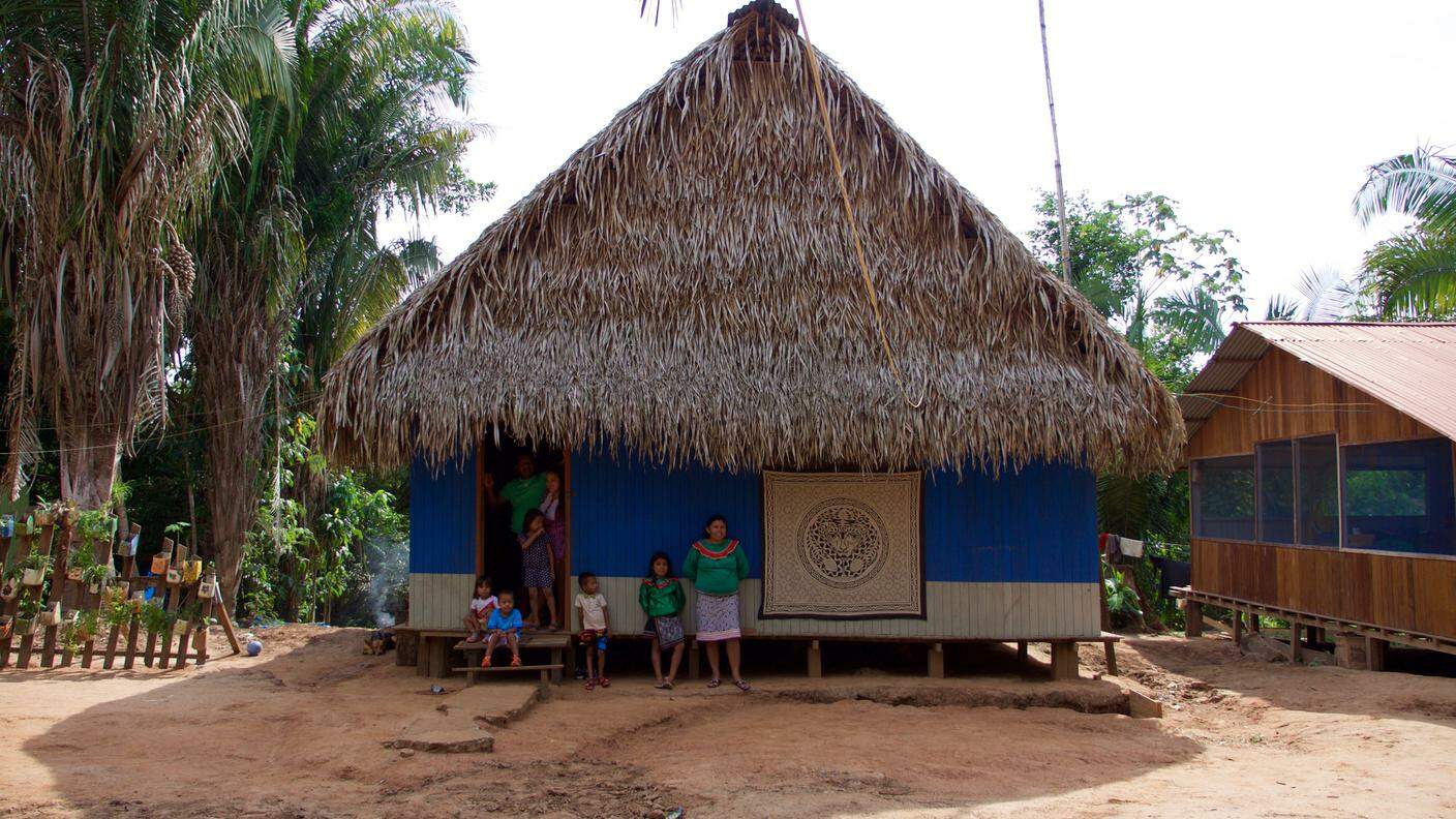 Queste le abitazioni degli Shipibo-Conibo nella foresta amazzonica