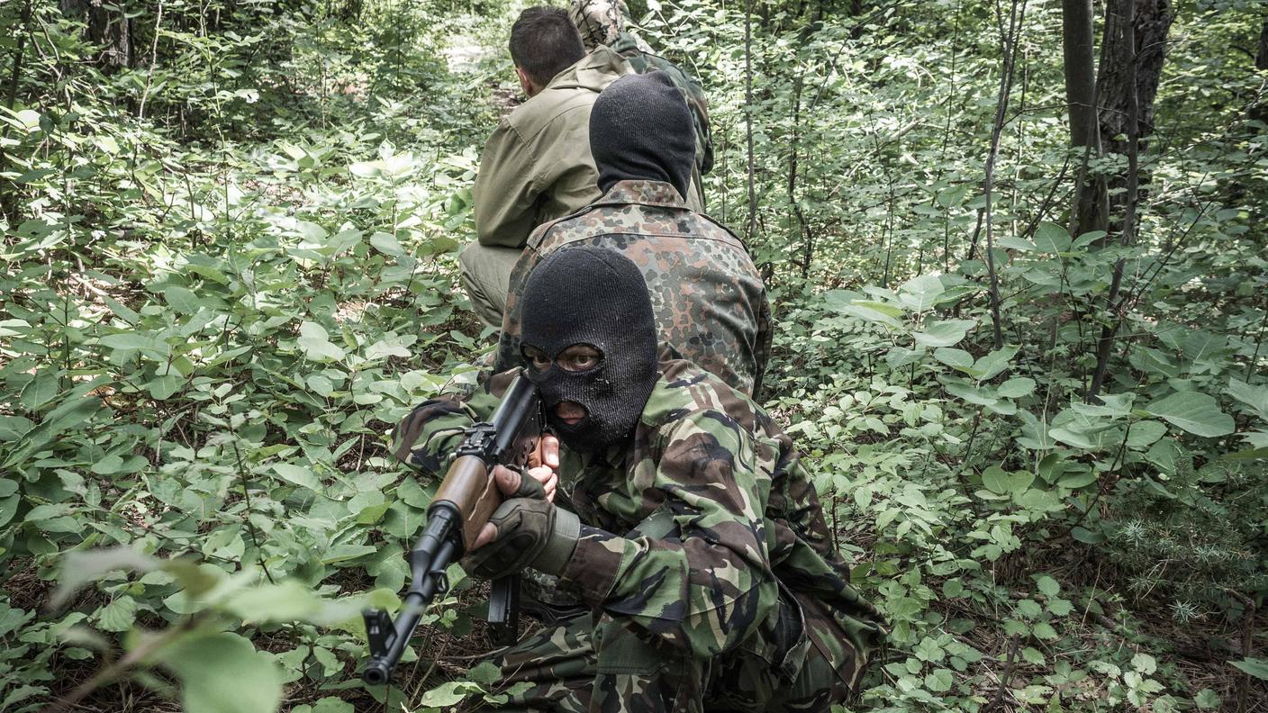 L'unione militare Vasil Levski durante un pattugliamento nei boschi attorno a Plovdiv