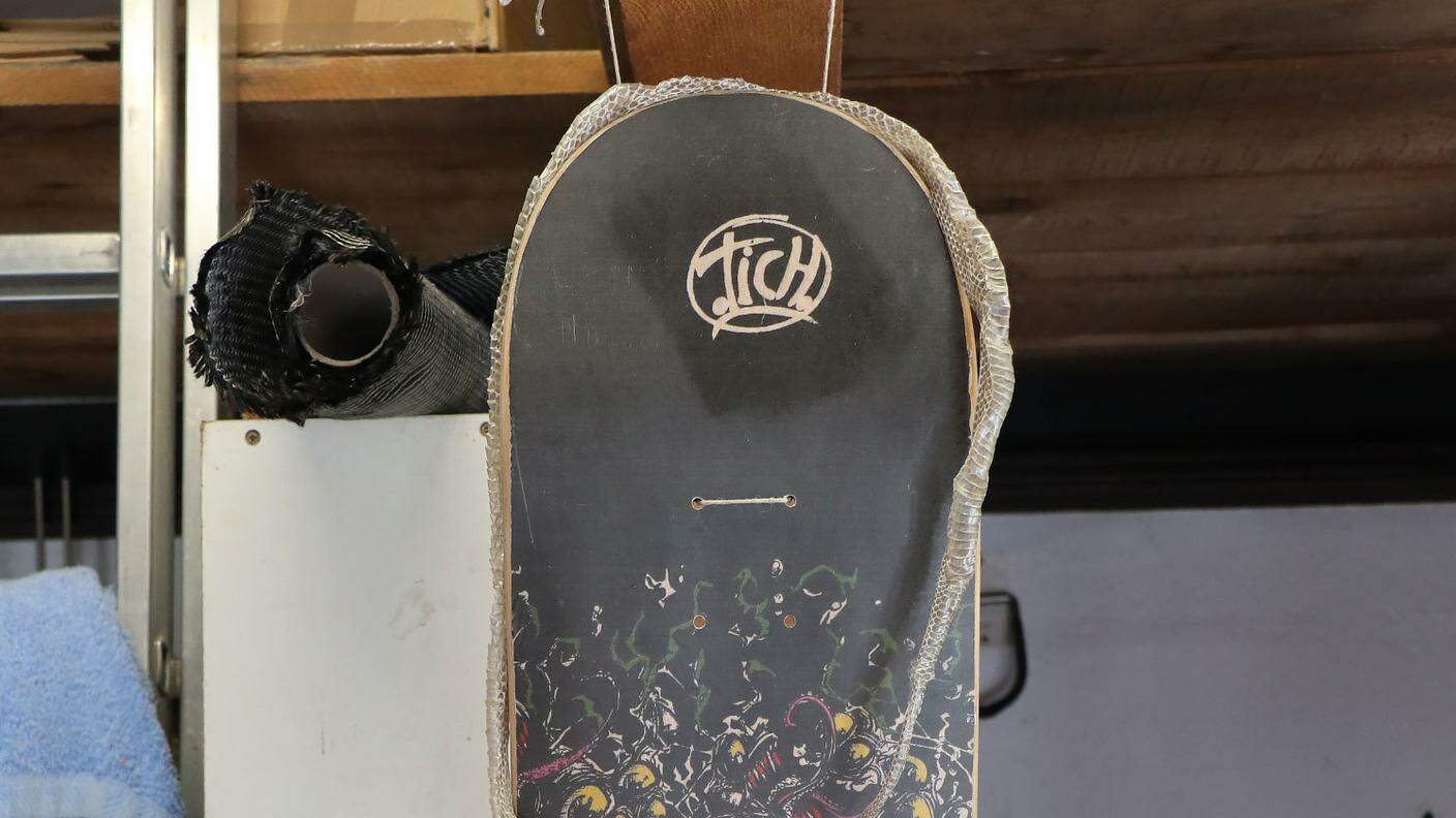 Uno degli skateboard creati da Marco