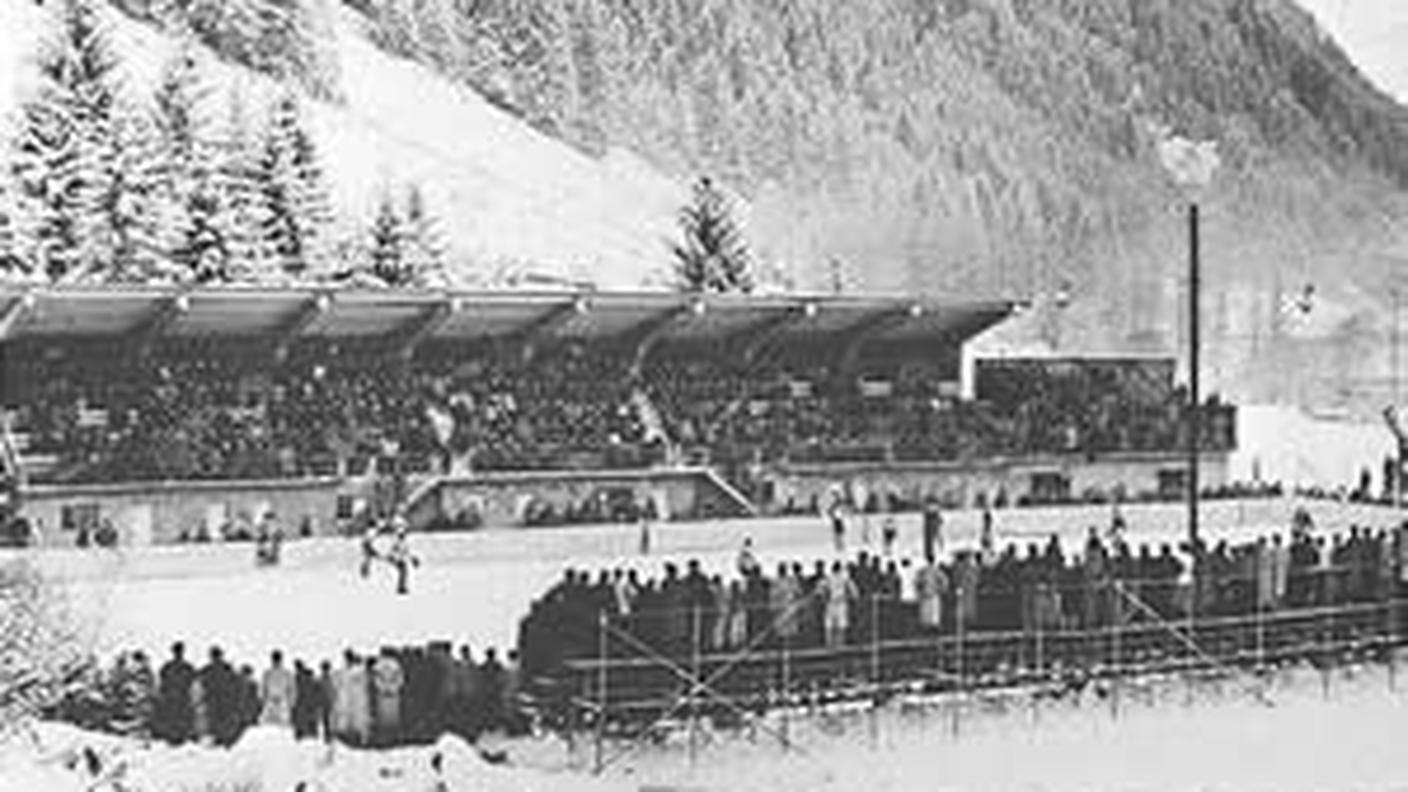 La prima tribuna della Valascia