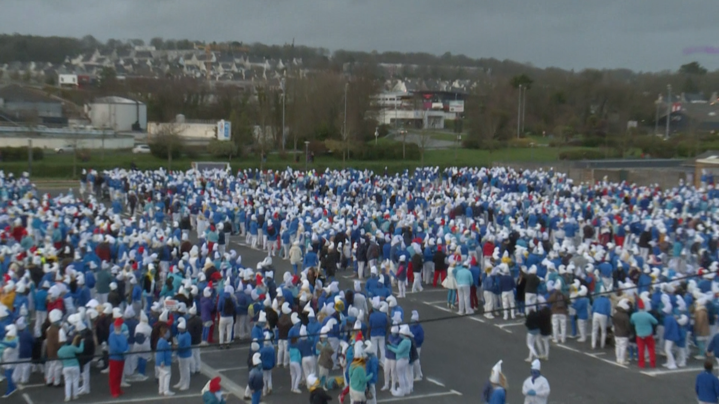 3'500 persone si sono riunite il 9 marzo in Francia per "puffare il virus" (cit.)