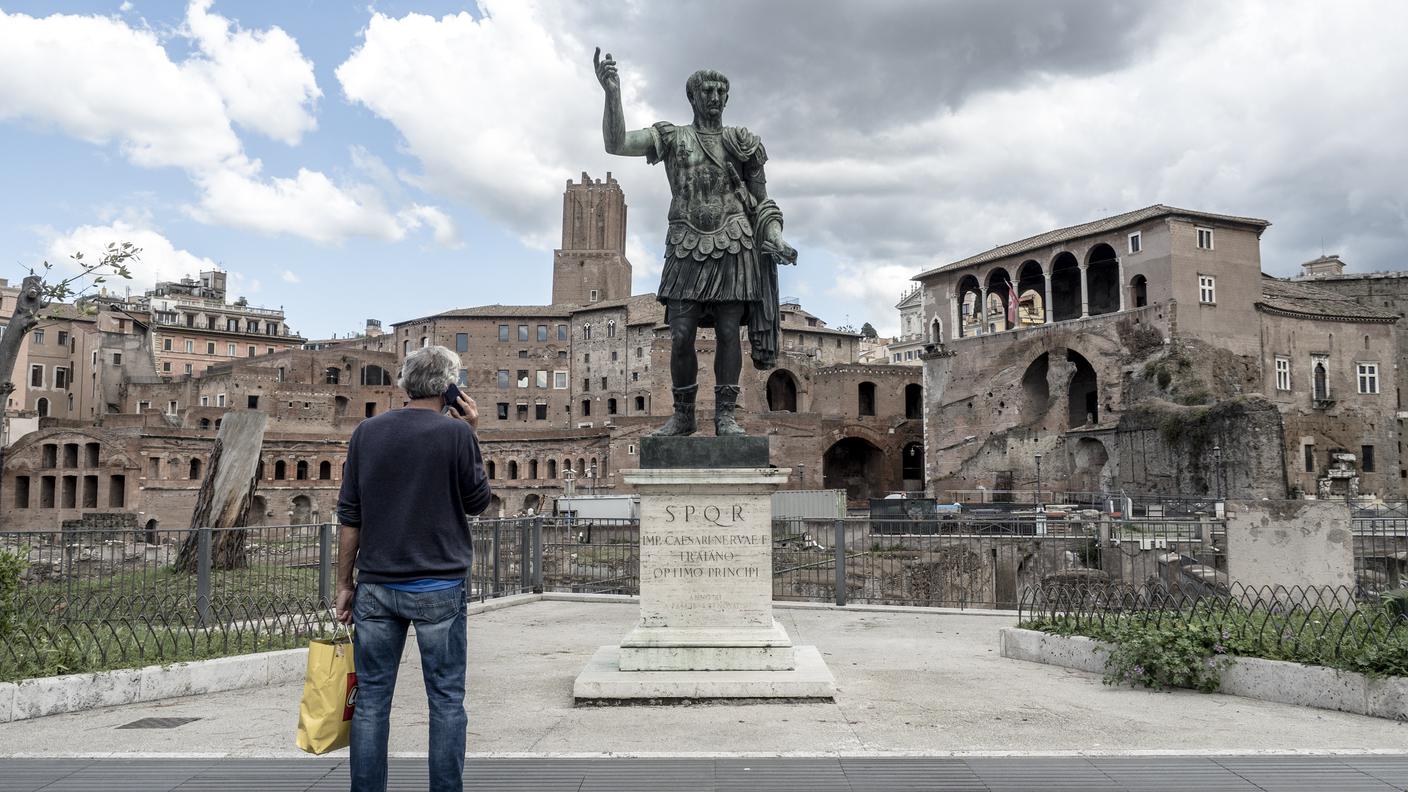 Roma, i Mercati di Traiano visti dai Fori Imperiali, ai tempi del Covid-19