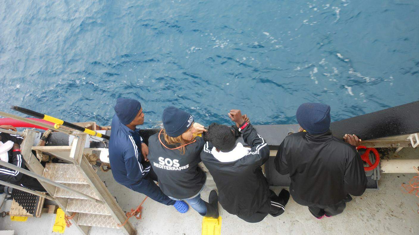 Un gruppo di migranti somali a bordo della nave Aquarius nel 2018 - molti raccontavano di essere fuggiti a causa della grave siccità 1