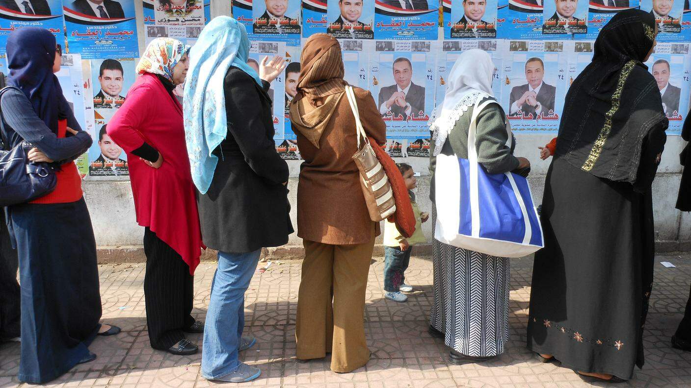 Donne al voto nelle prime elezioni libere in Egitto tra il 2011 e il 2012