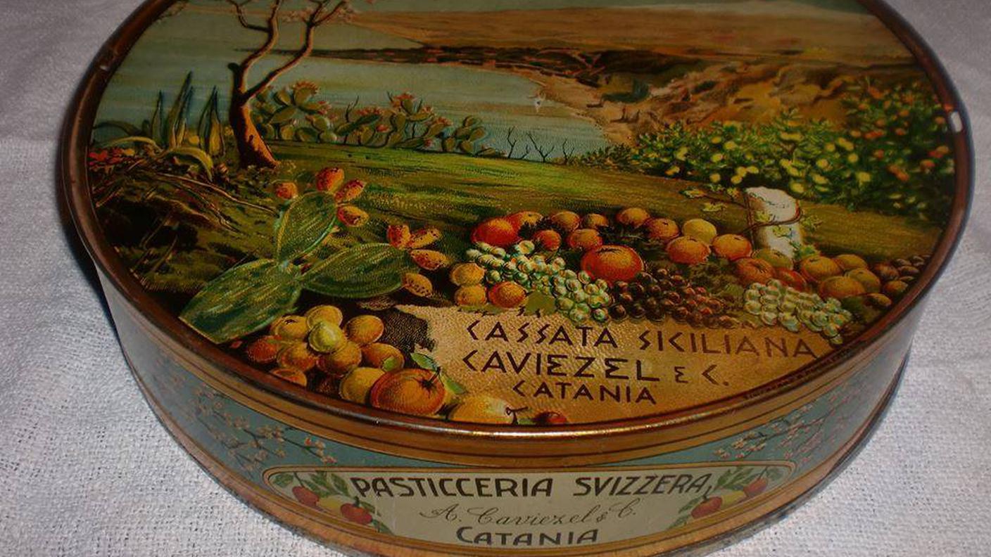 Una vecchia scatola per cassate della pasticceria Caviezel di Catania
