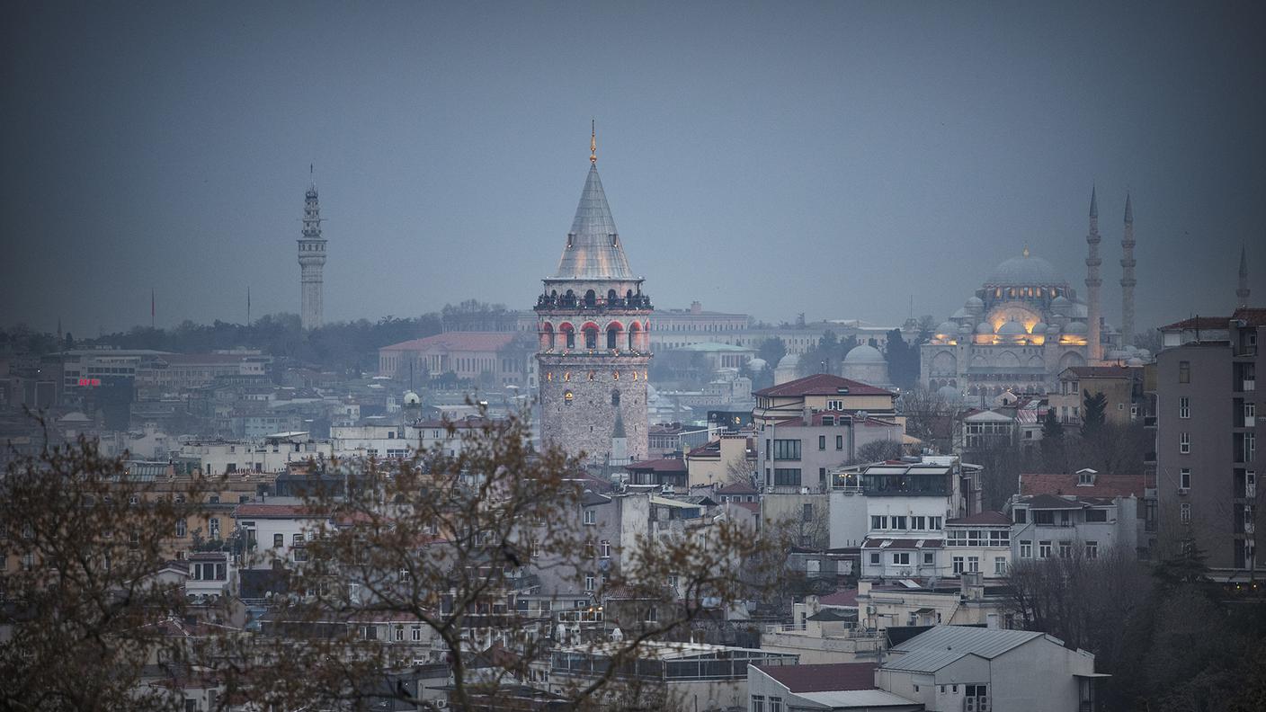 Una vista della torre di Galata e dell’omonimo quartiere, storicamente abitato dalla comunità sefardita