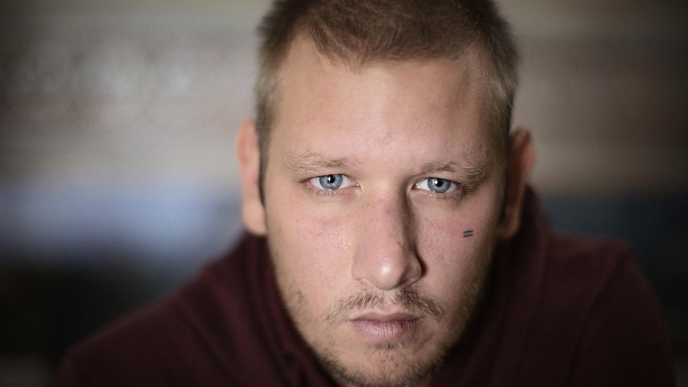 Sarp Palaur, alias Şanışer, è nato a Istanbul nel 1987 ed è il rapper turco ideatore delbrano SUSAMAM