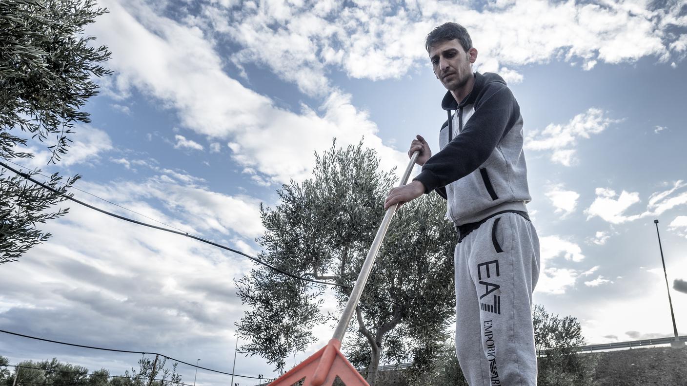 Daniele Russo ha 36 anni. Cresciuto nella periferia di Cerignola, è agli arresti domiciliari per furto. Da un mese è in affido lavorativo con una borsa lavoro in Cooperativa