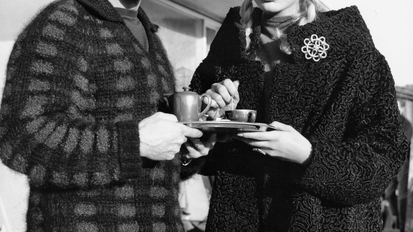 Una coppia beveva caffè