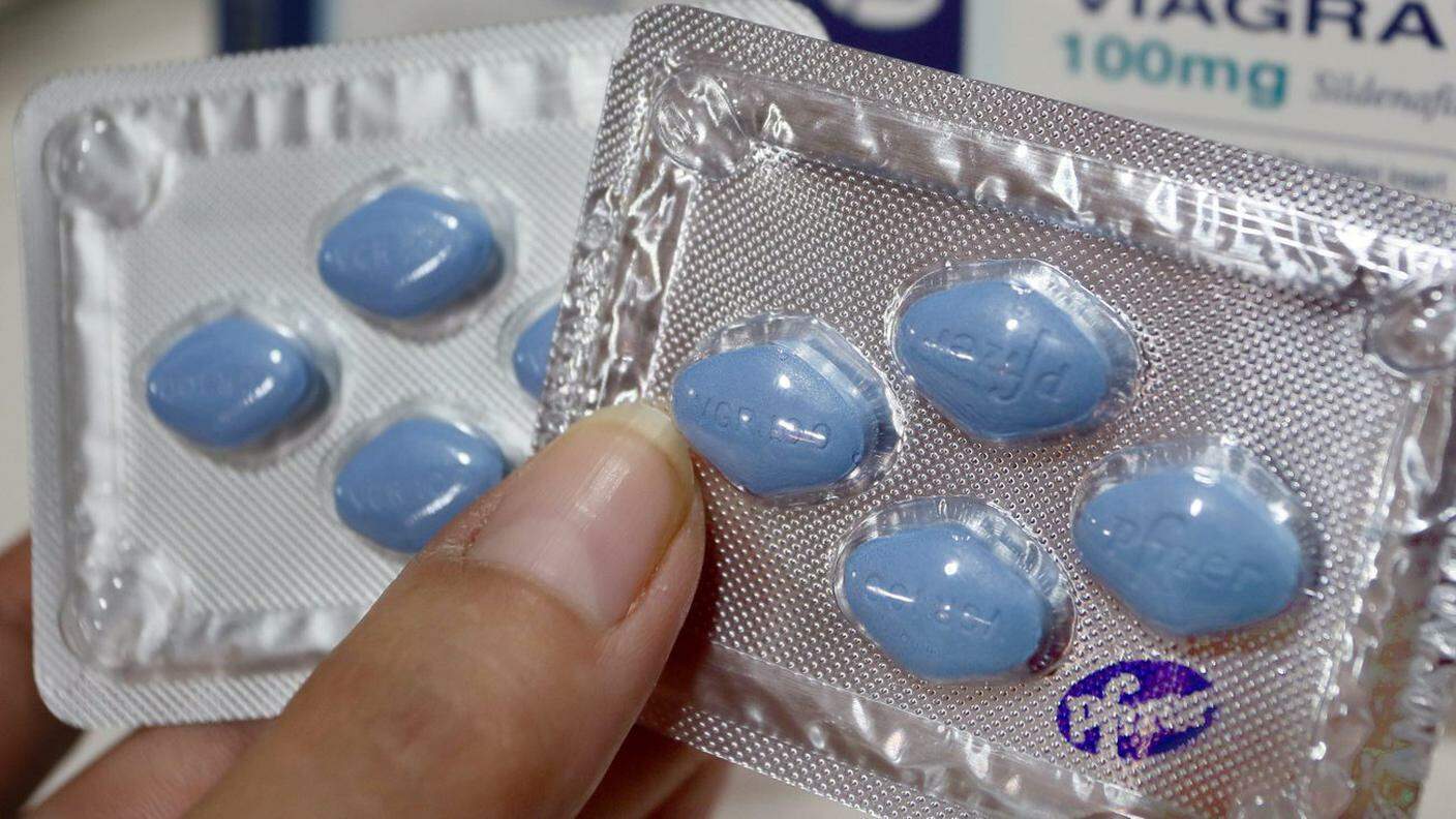 Le confezioni di pillole azzurre