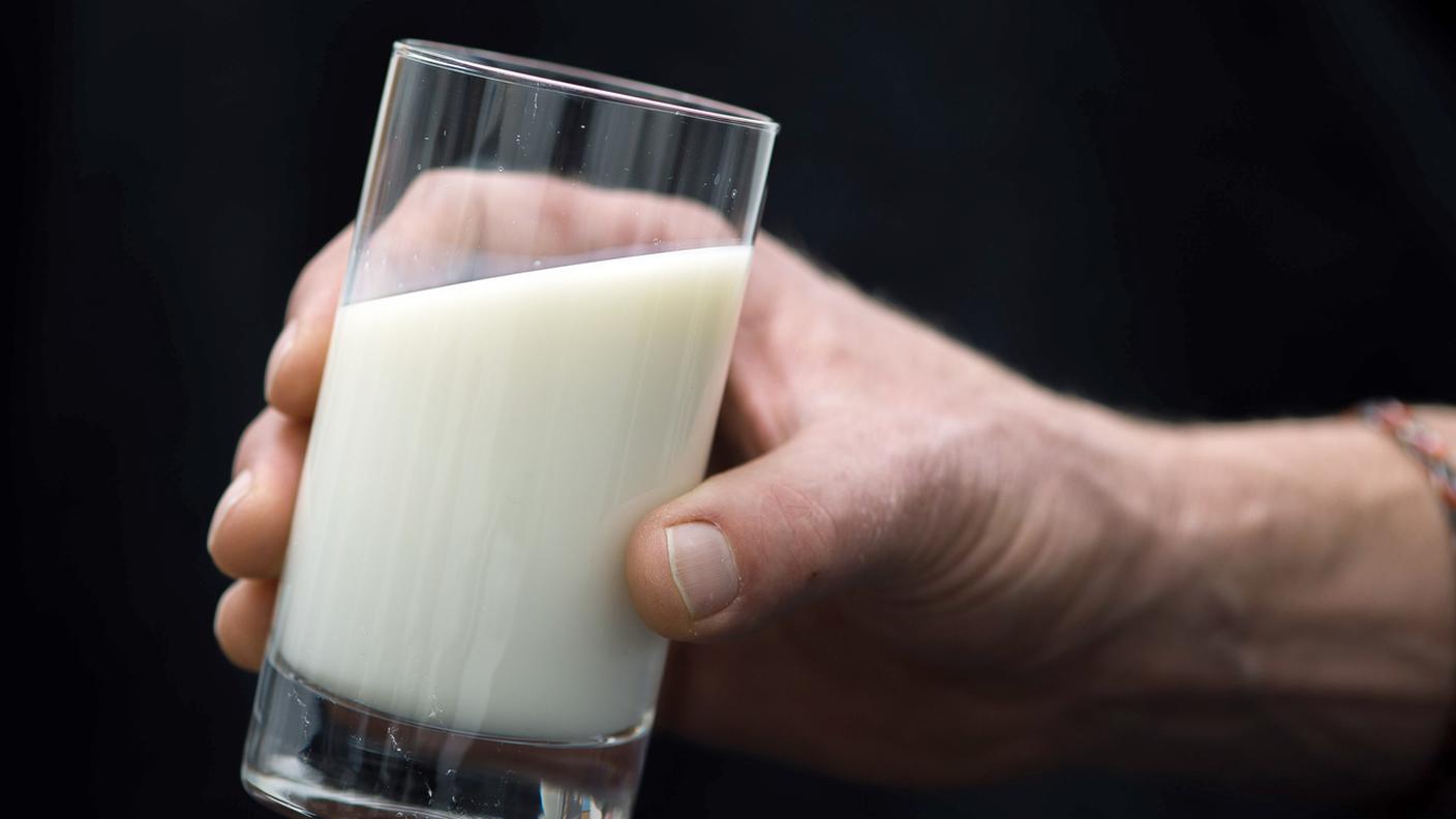 Il latte, un buon "pompiere" delle gengive in fiamme