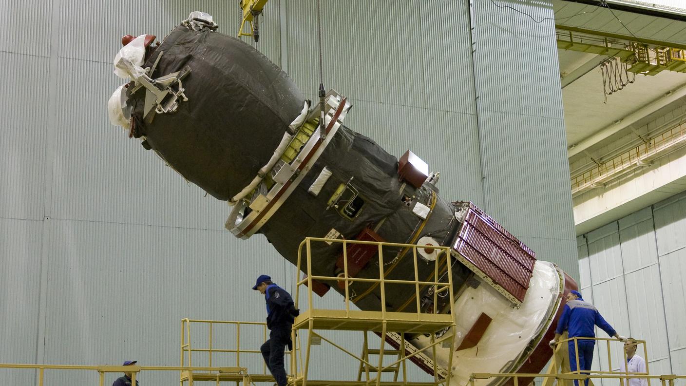 Il cargo ha un volume di quasi 8 metri cubi, è lungo oltre 7 metri e pesa 2'350 chili