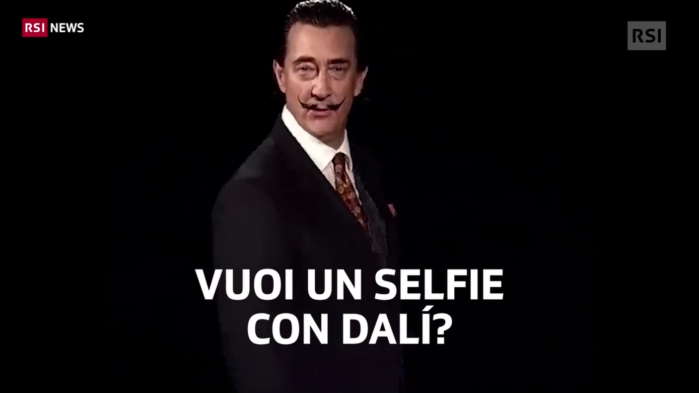 Salvador Dalì scatta i selfie con i visitatori. Grazie all'intelligenza artificiale