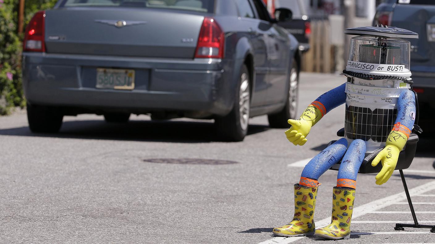 HitchBot aveva attraversato Germania e Canada ma non è uscito indenne dagli Stati Uniti 