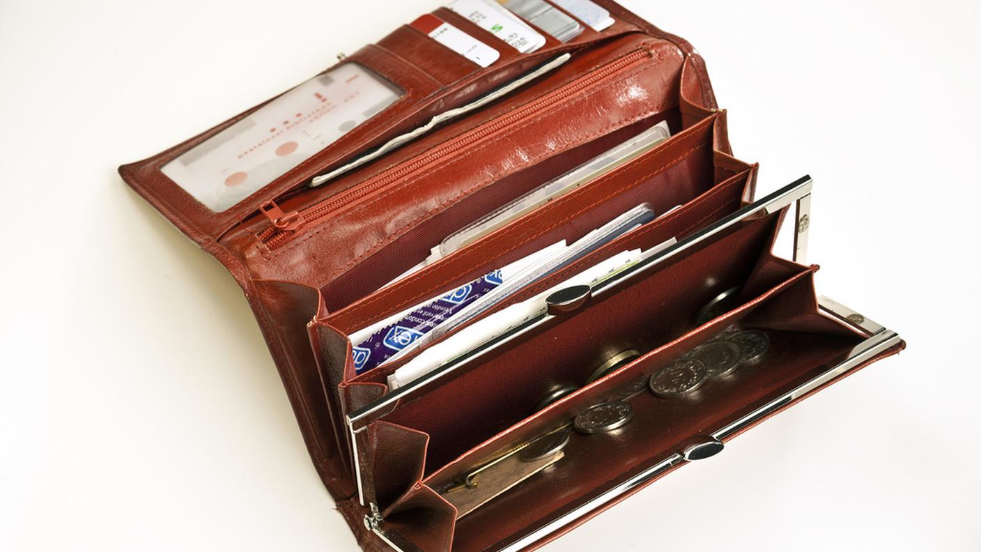 Non solo soldi, carte di credito e promemoria, ma anche ospiti indesiderati  