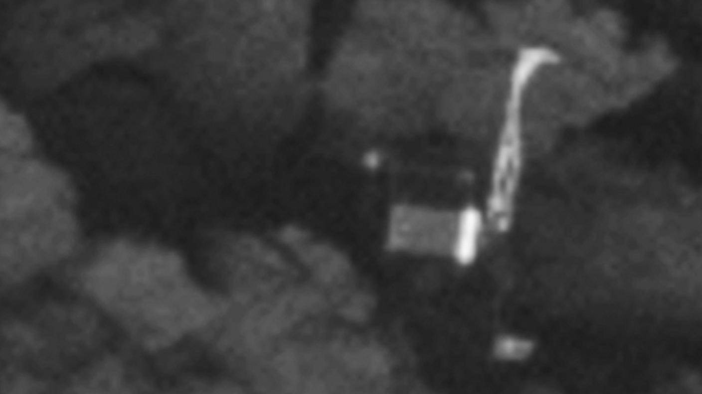 Nell'immagine si intravede la sagoma di Philae.