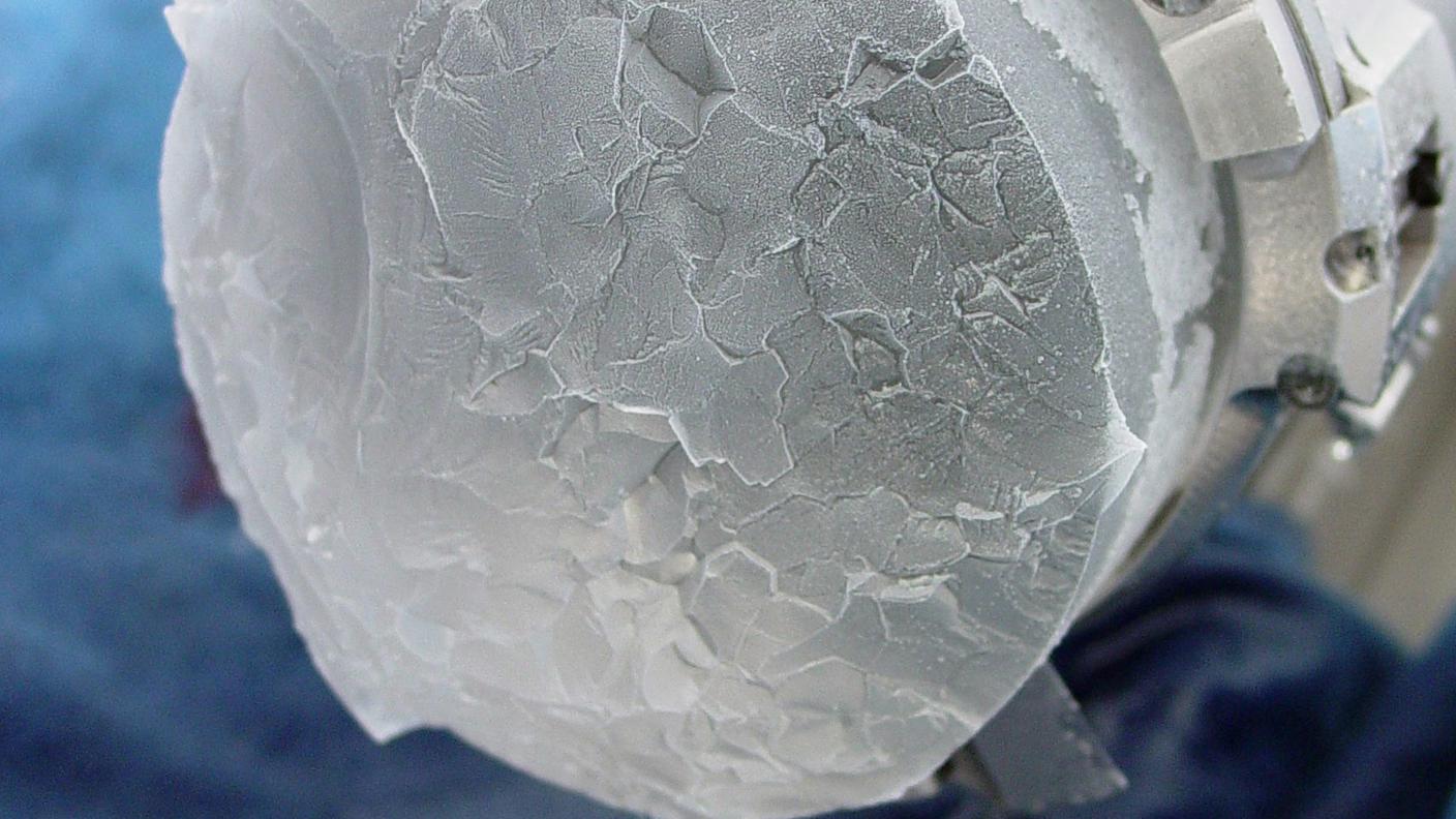 Intrappolate minuscole bolle d'aria