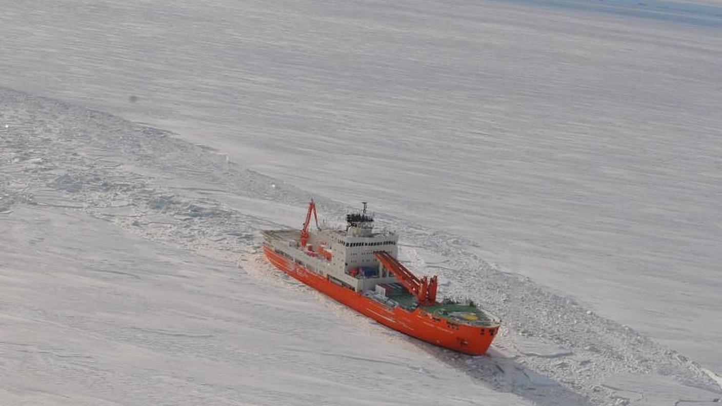 La Akademik Treshnikov