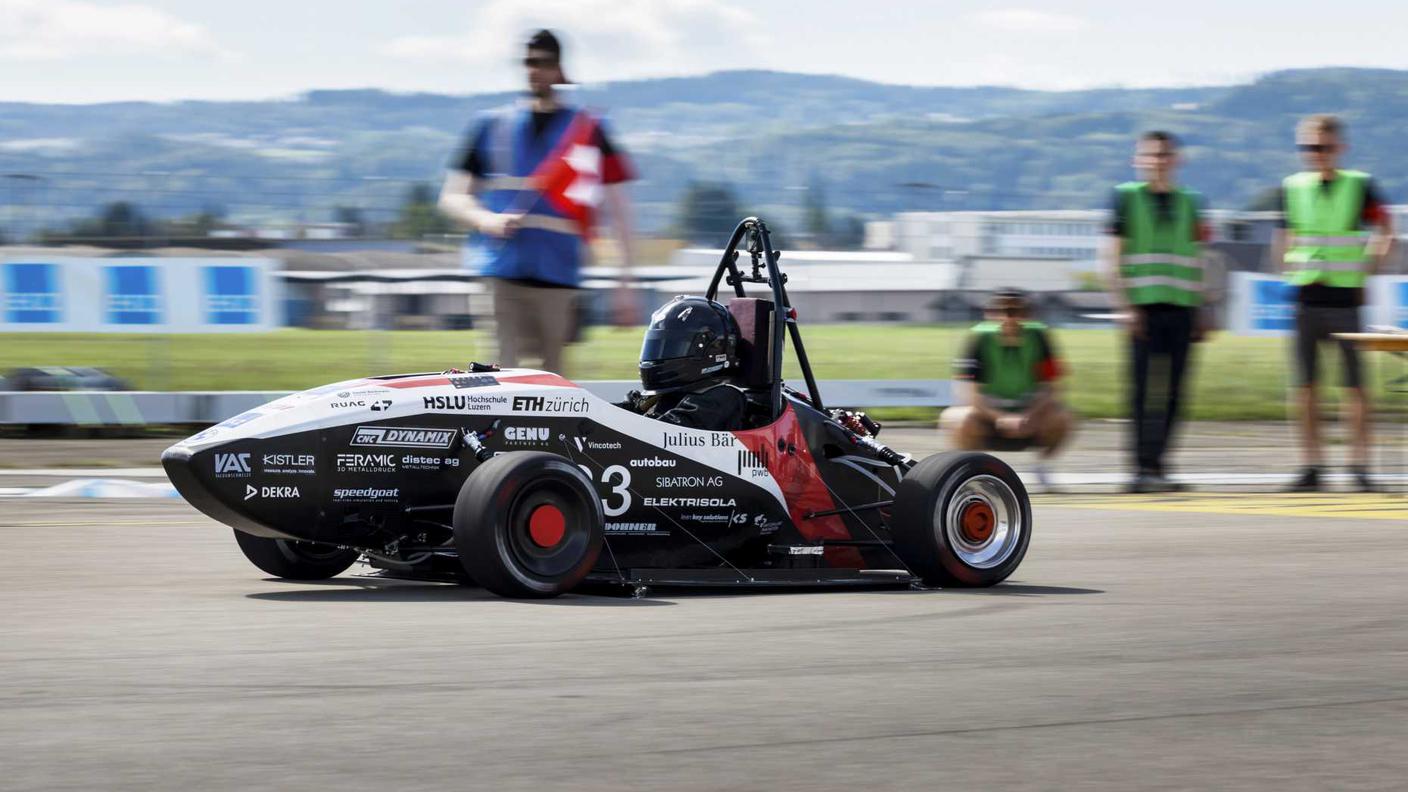 Il bolide elettrico creato da studenti della Scuola universitaria professionale di Lucerna e del Politecnico federale di Zurigo