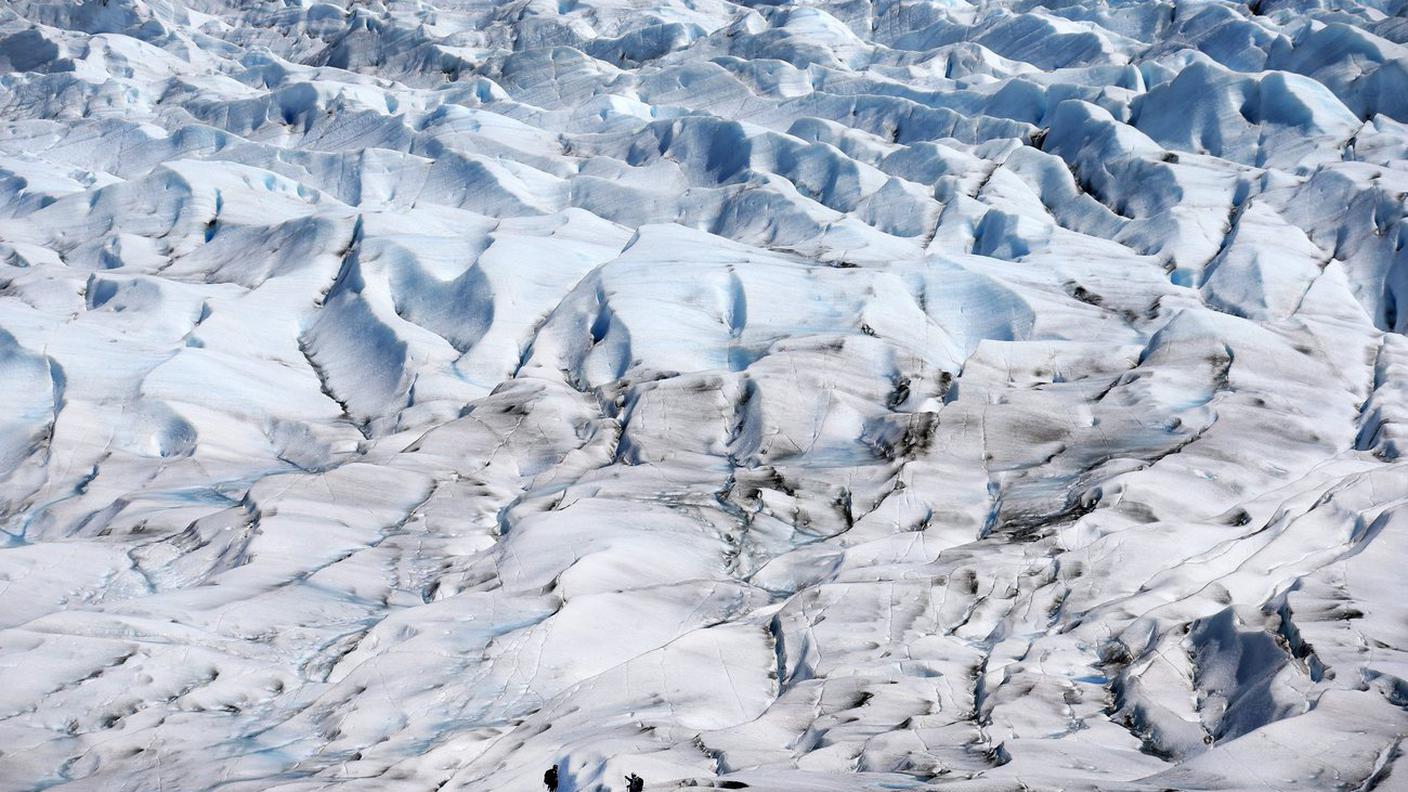 Molte le sacche di acqua intrappolate sotto la crosta di ghiaccio