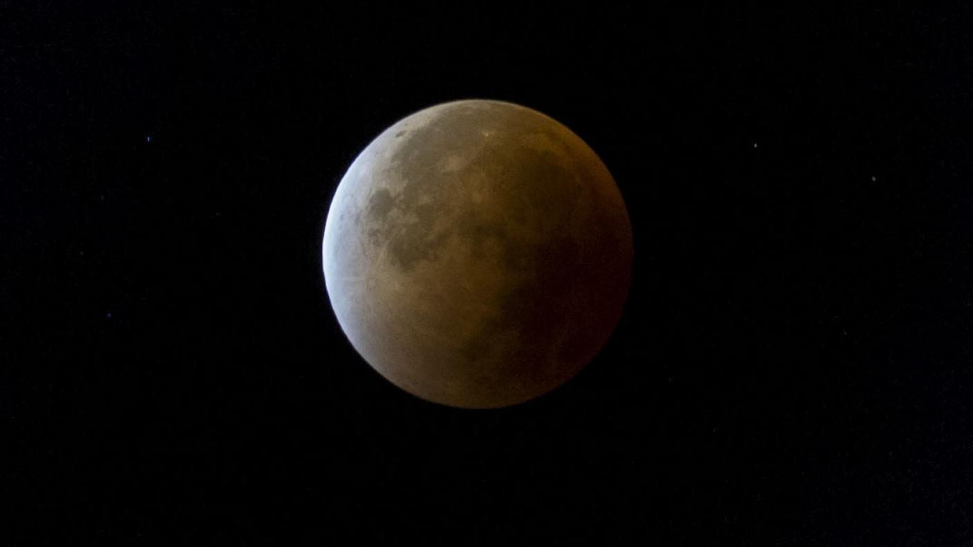 Tutti con gli occhi rivolti al cielo