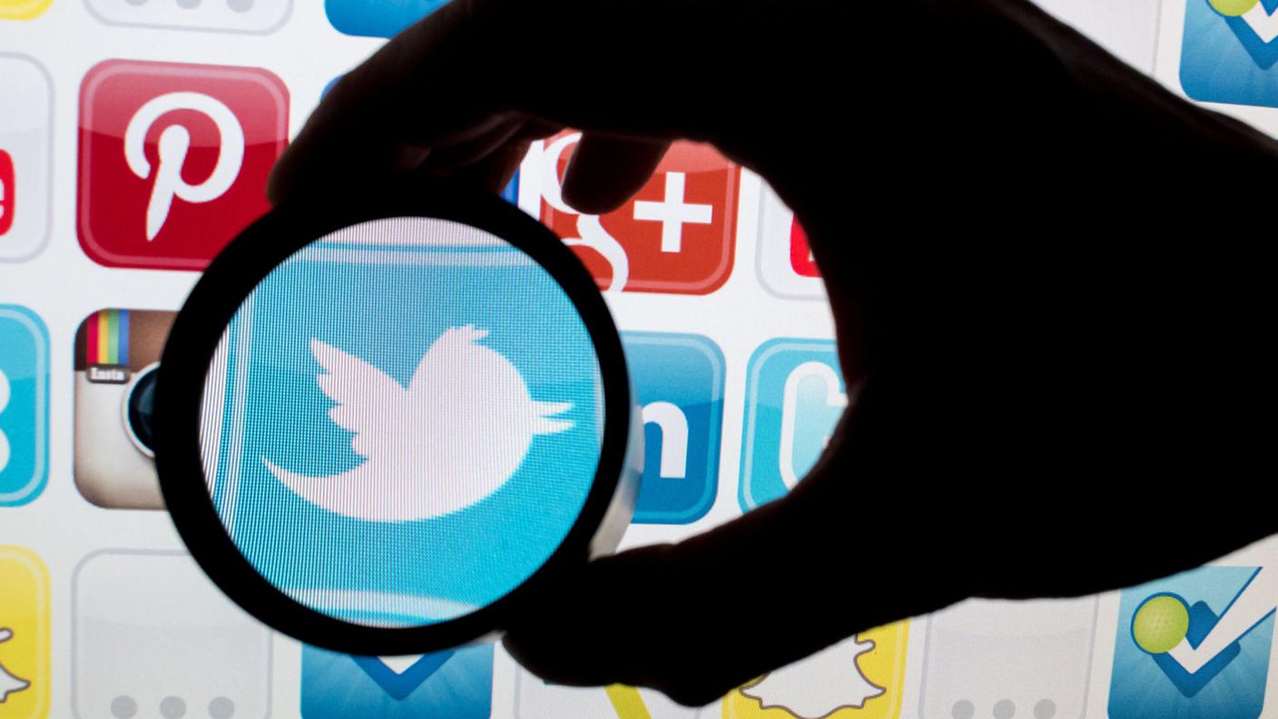 Hashtag è una parola composta da "hash", cancelletto, e "tag", etichetta. 