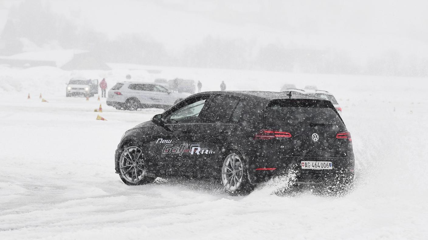 La trazione 4Motion della Golf R è decisamente utile nella guida in condizioni invernali