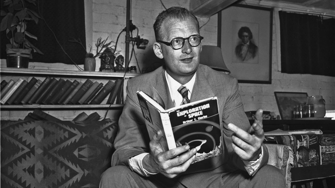 Lo scrittore di fantascienza Arthur C. Clarke nel 1952
