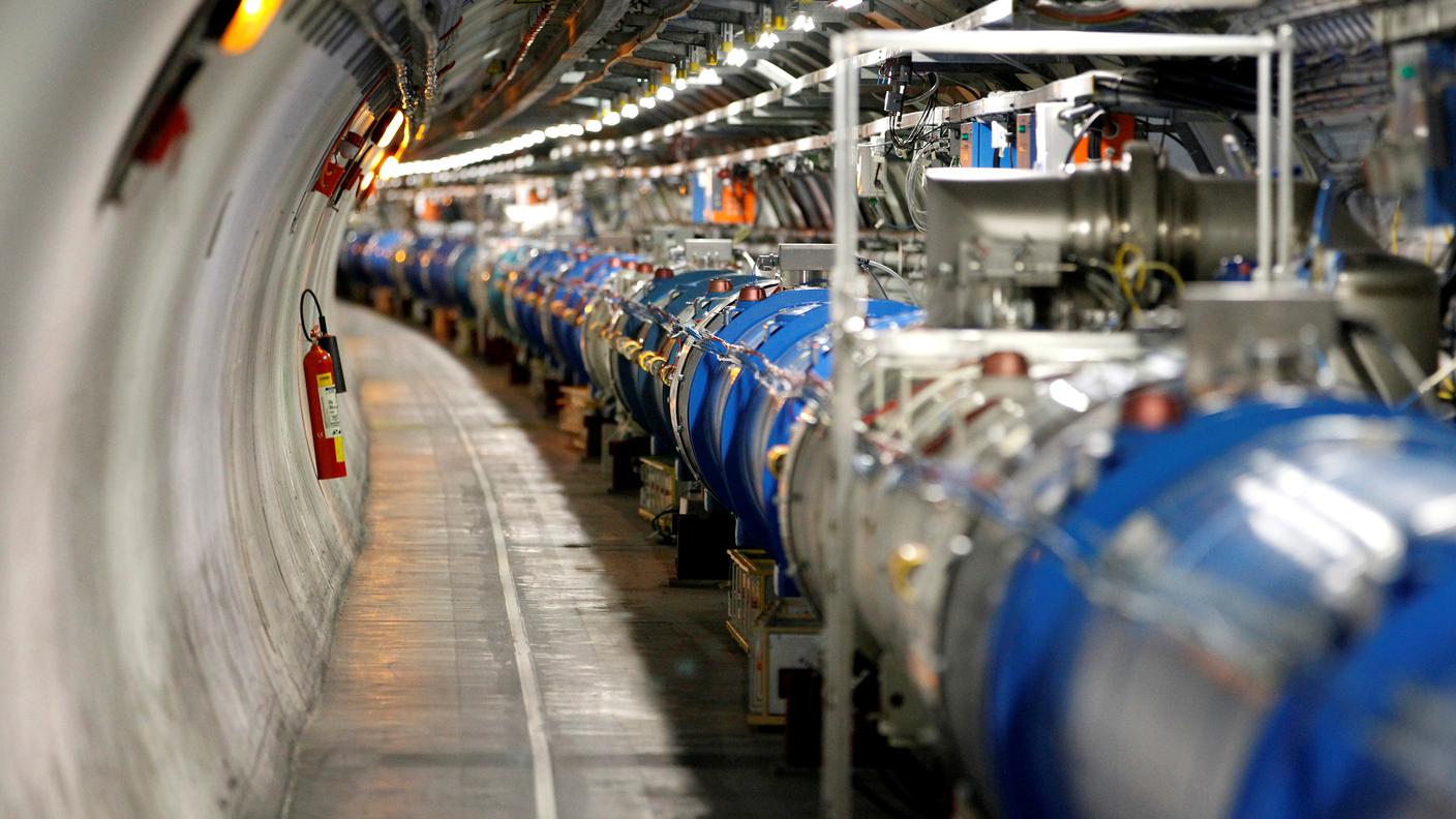 Si trova all'interno di un tunnel lungo 27 chilometri