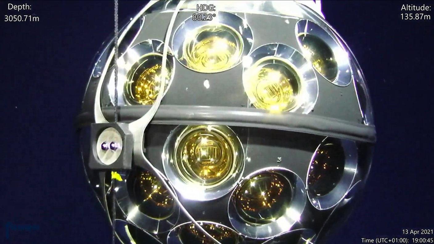 Optical-module-in-deep-sea.png