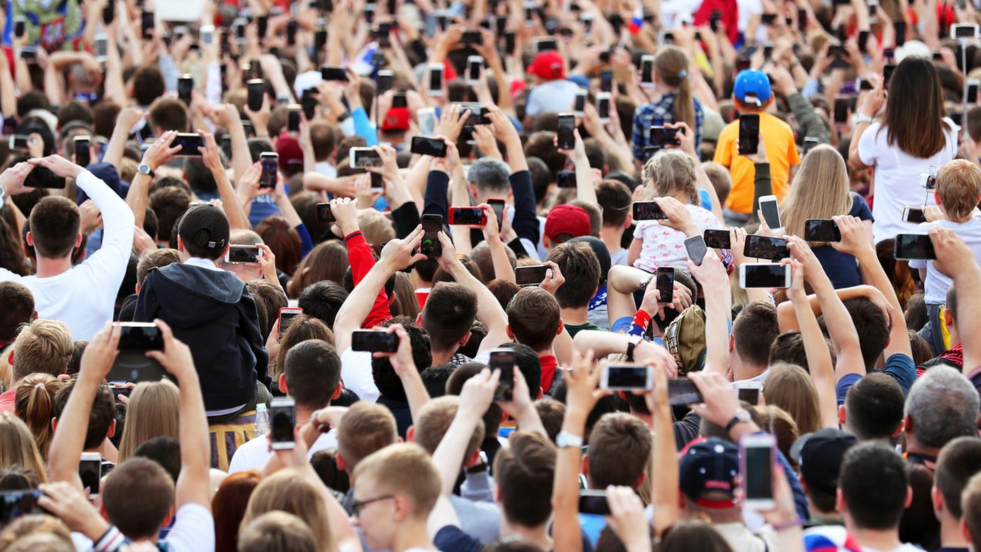 Telefoni cellulari sempre più utilizzati (Keystone)