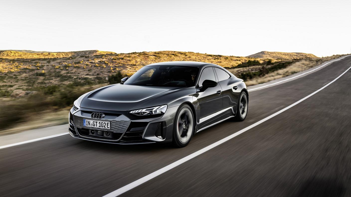 L'Audi RS e-tron GT ha una potenza di 646 CV e raggiunge i 250 km/orari