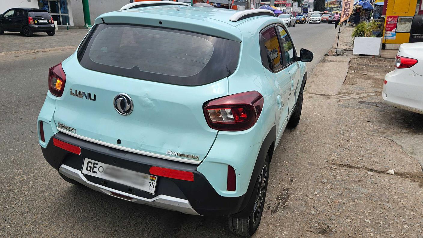 Taxi elettrico ad Accra, in Ghana